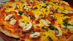 Pizza cu ciuperci șampinion