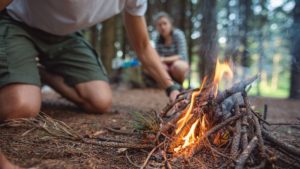Supravietuire: retragerea in natura - aprinderea focului